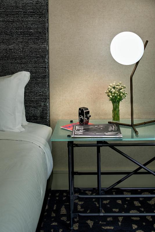 King Room with Skyline View - Non-Smoking image 2