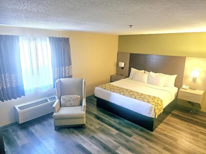 King Room - Non-Smoking image 2