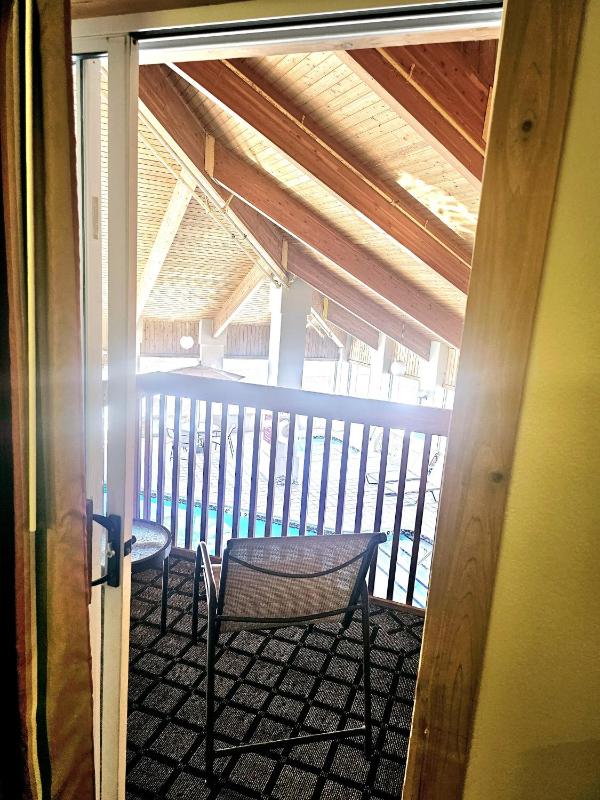 1 King Bed, 2 Sofa Beds, Studio Suite, Pool View, Hot Tub, Non-Smoking image 2