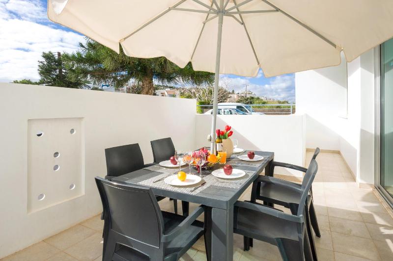 Calypso - Coralli Beachfront Apartment - image 8