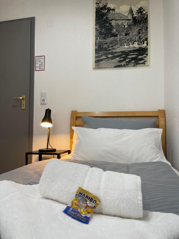 Budget Single Room image 2