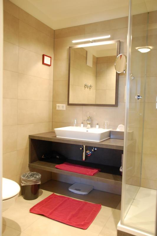 Double Room image 3
