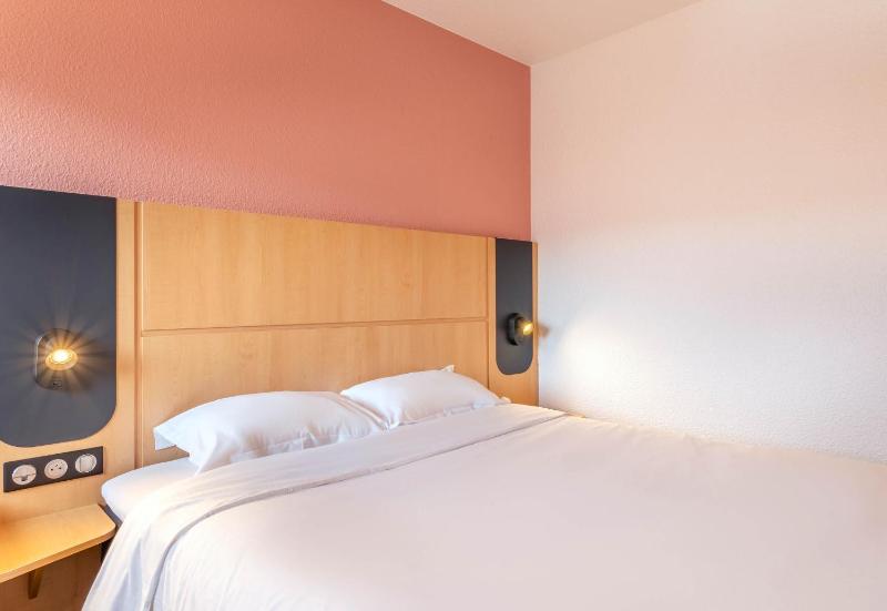 Double Room - Disability Access image 4