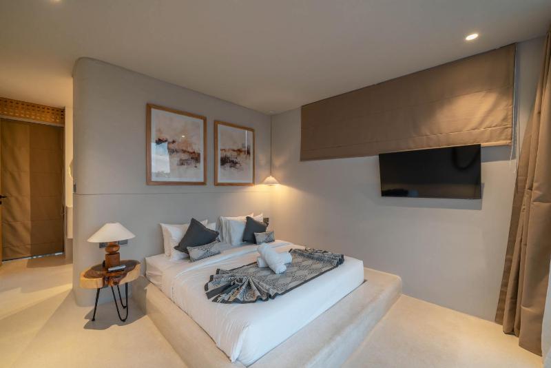 Berawa Breeze - Chic 4BR Beachside Oasis with Sauna - image 5