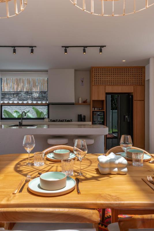 Berawa Breeze - Chic 4BR Beachside Oasis with Sauna - image 43