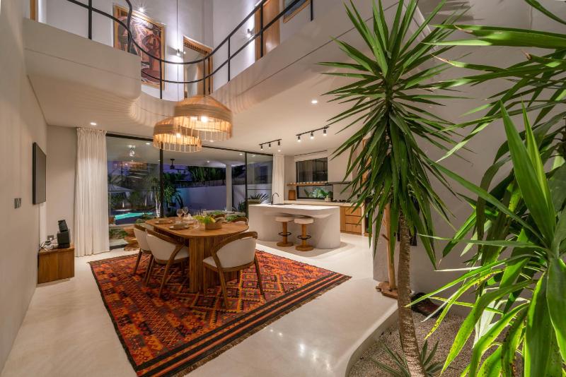 Berawa Breeze - Chic 4BR Beachside Oasis with Sauna - image 50