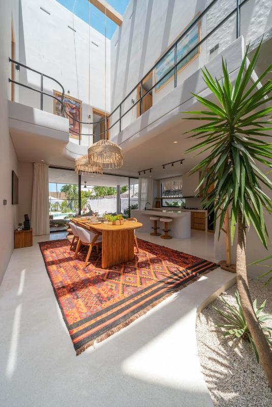 Berawa Breeze - Chic 4BR Beachside Oasis with Sauna - image 35