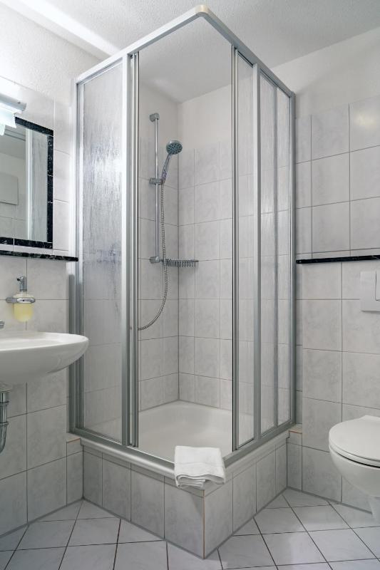 Double Room image 4