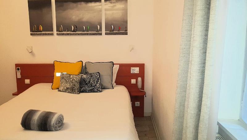 Hotel La Marine Vieux Port - image 37