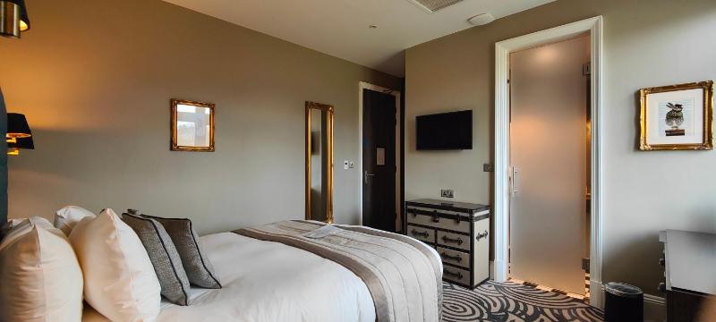 Standard Double Room image 2