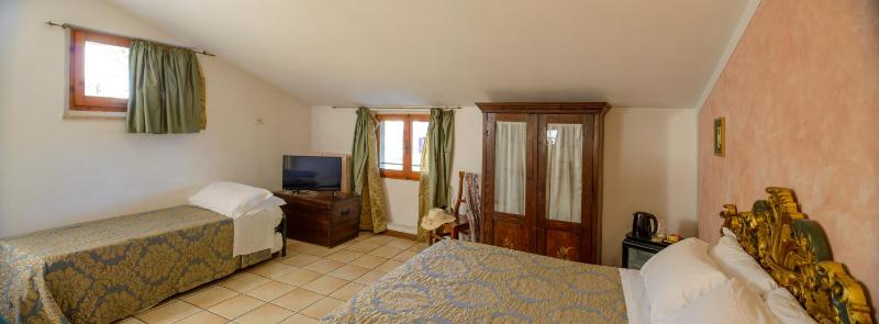 Triple Room image 3