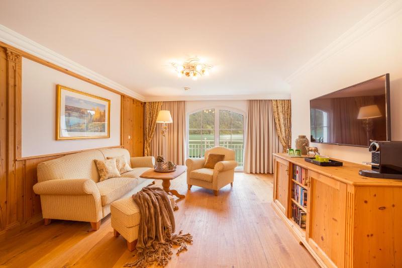 Suite with Lake View image 3