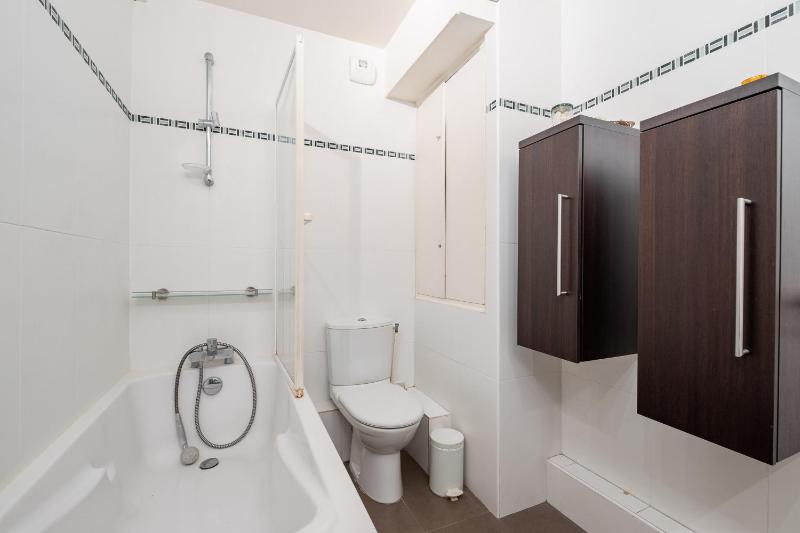 Veeve - Fabulous on Faure - image 15