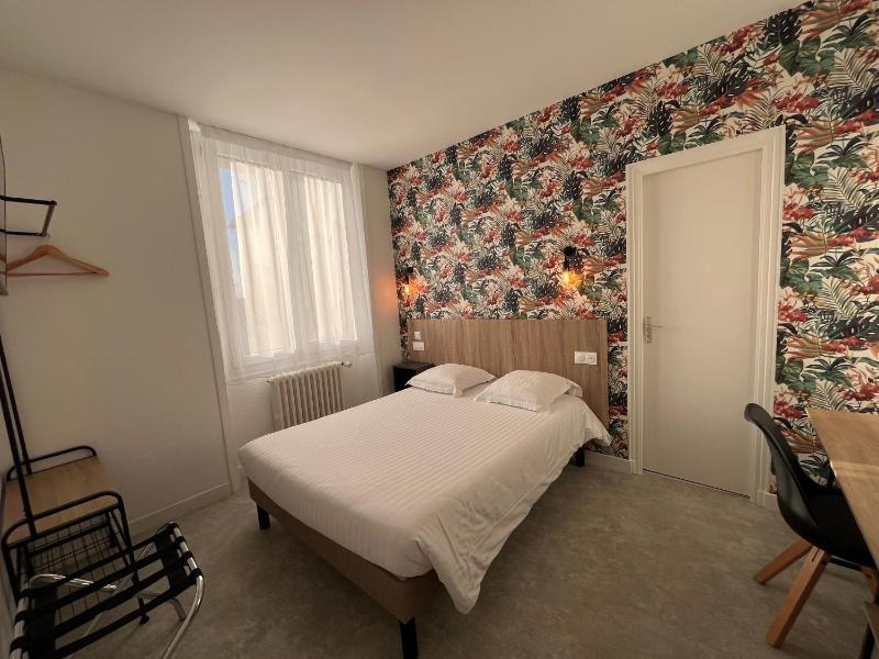Double Room image 4