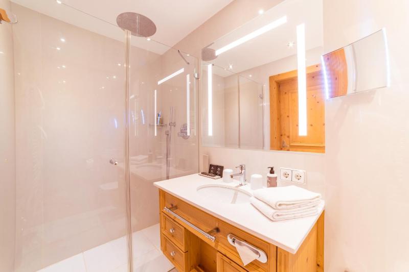 Standard Double Room image 2