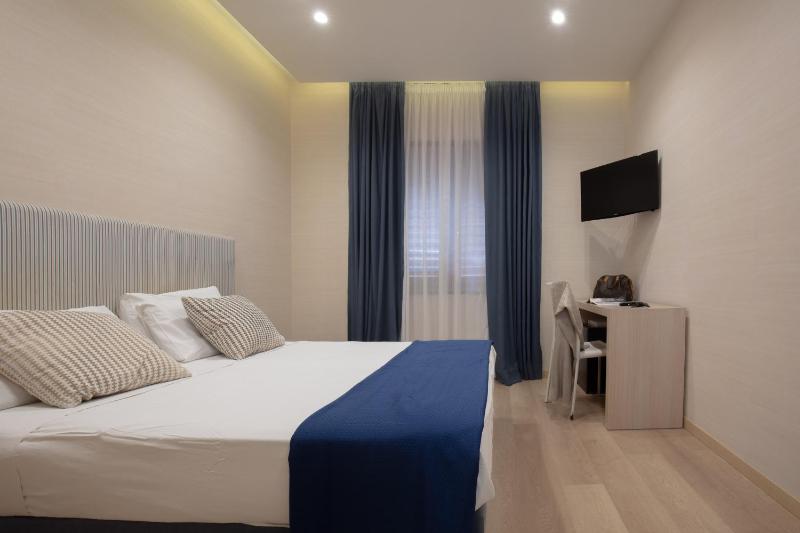 Double or Twin Room image 3