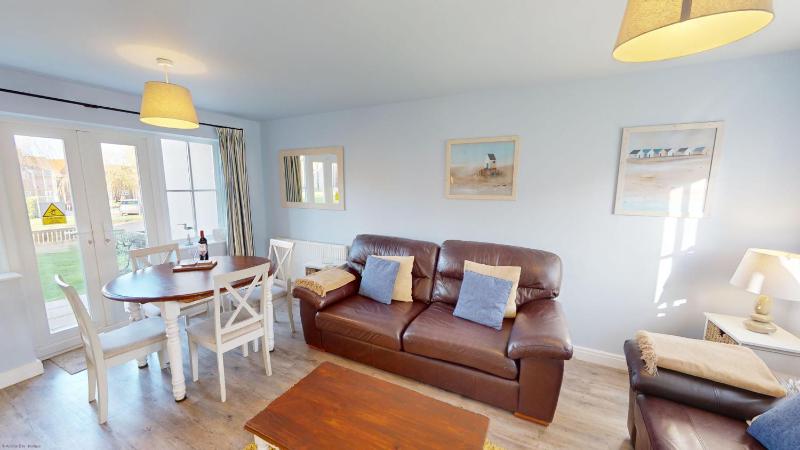 Willow Cottage - Part of the The Bay Filey Holiday Village with pool gym and direct beach access pub restaurant tennis and meadows walks - image 45