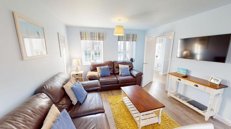 Willow Cottage - Part of the The Bay Filey Holiday Village with pool gym and direct beach access pub restaurant tennis and meadows walks - image 27