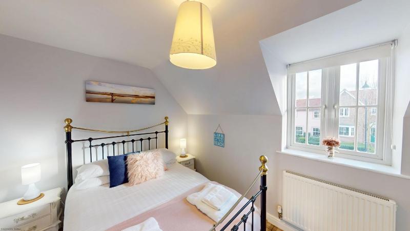 Willow Cottage - Part of the The Bay Filey Holiday Village with pool gym and direct beach access pub restaurant tennis and meadows walks - image 49