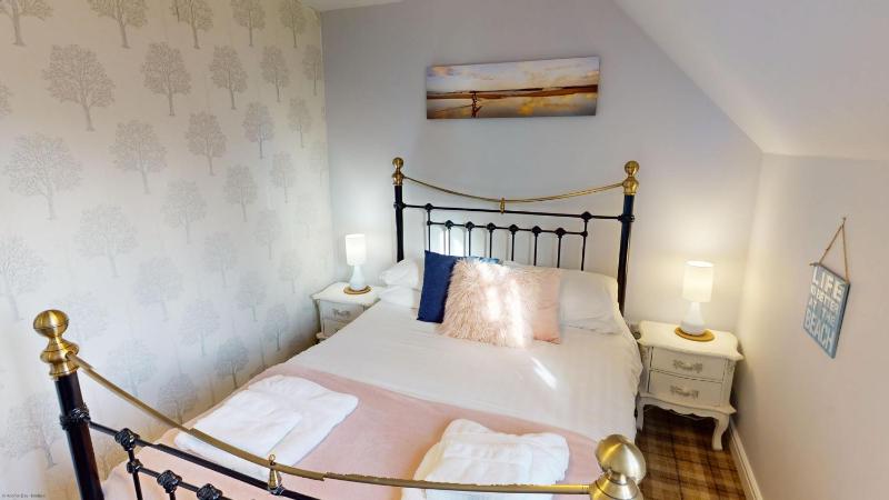 Willow Cottage - Part of the The Bay Filey Holiday Village with pool gym and direct beach access pub restaurant tennis and meadows walks - image 8