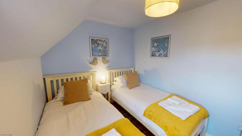 Willow Cottage - Part of the The Bay Filey Holiday Village with pool gym and direct beach access pub restaurant tennis and meadows walks - image 17