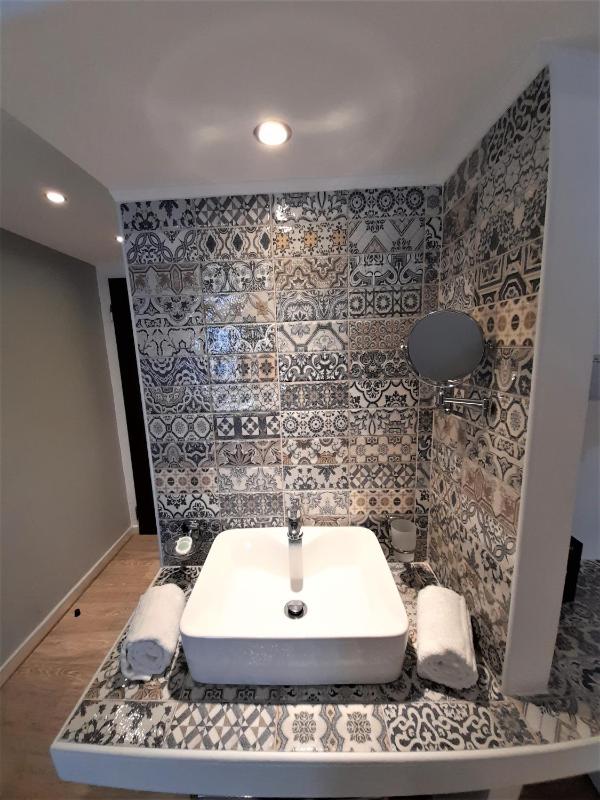 Standard Double Room image 3