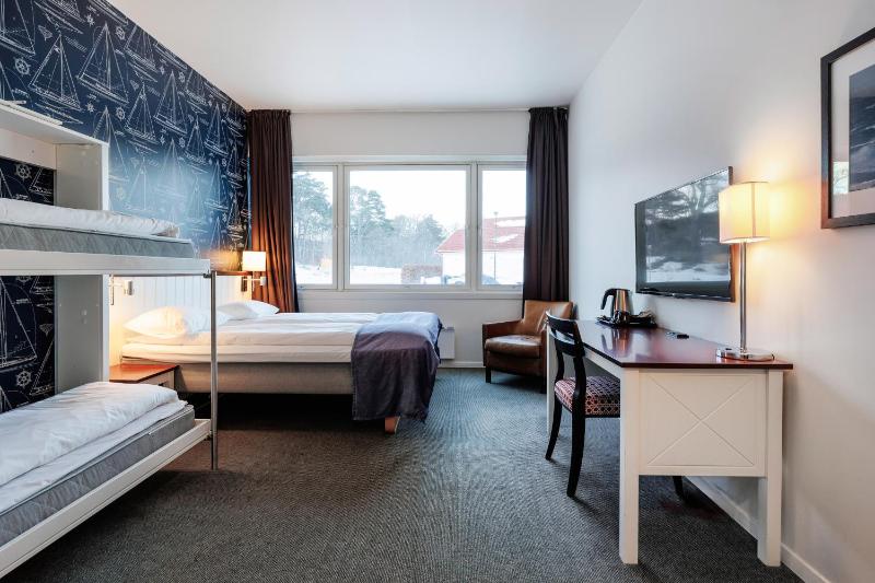 Family Room (2 Adults + 2 Children) image 1