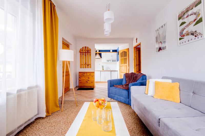 Apartament Rodzinny Tatra Giewont View Skibówki 11A by RentiloPL - image 5