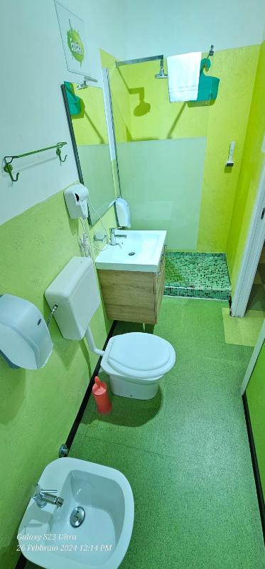 Classic Quadruple Room image 2