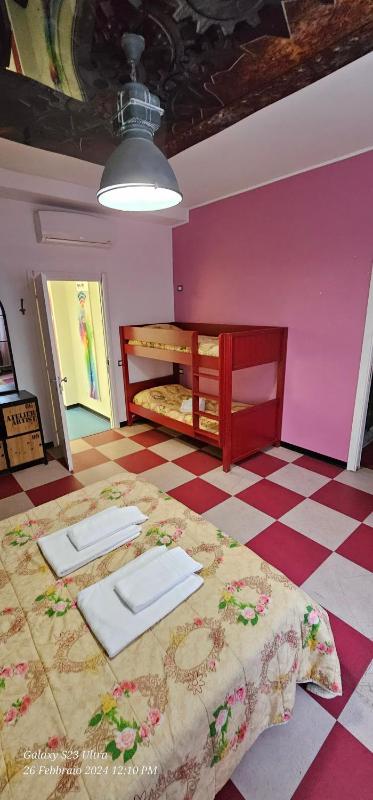 Classic Quadruple Room image 2