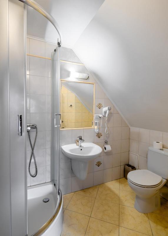 Twin Room image 2
