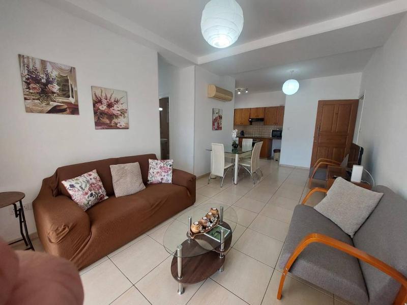 Sunny 2 Bedroom Larnaca Center - image 1