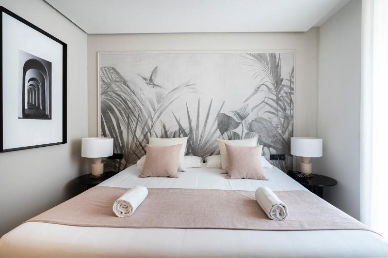 Double or Twin Room image 4