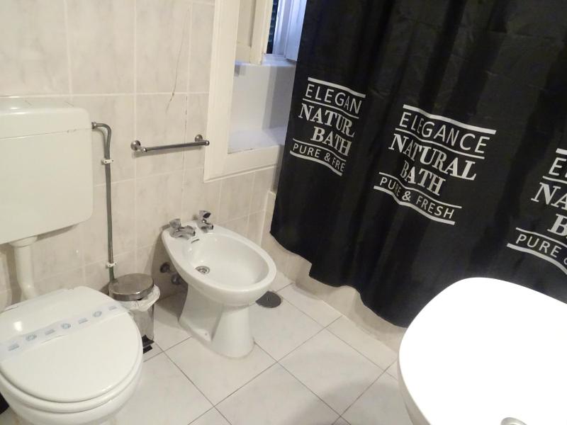 Single Room image 2