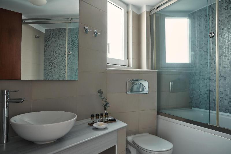 Executive Suite with Sea View image 2