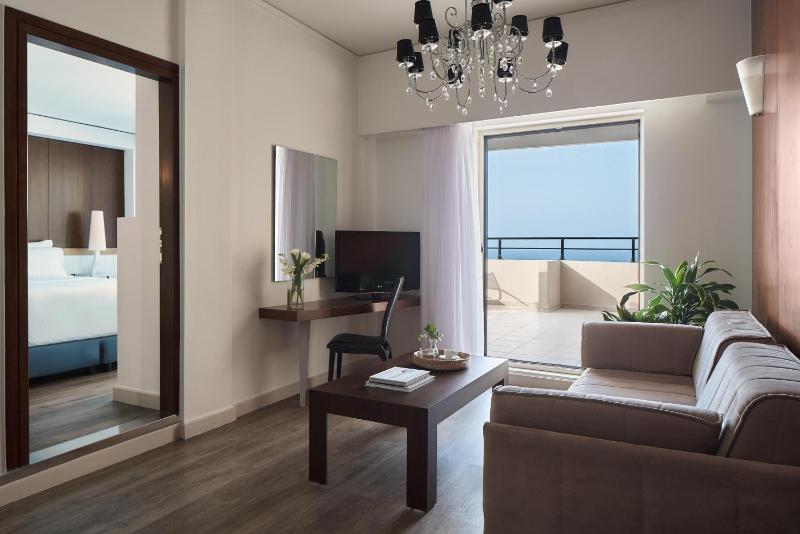 Executive Suite with Sea View image 3