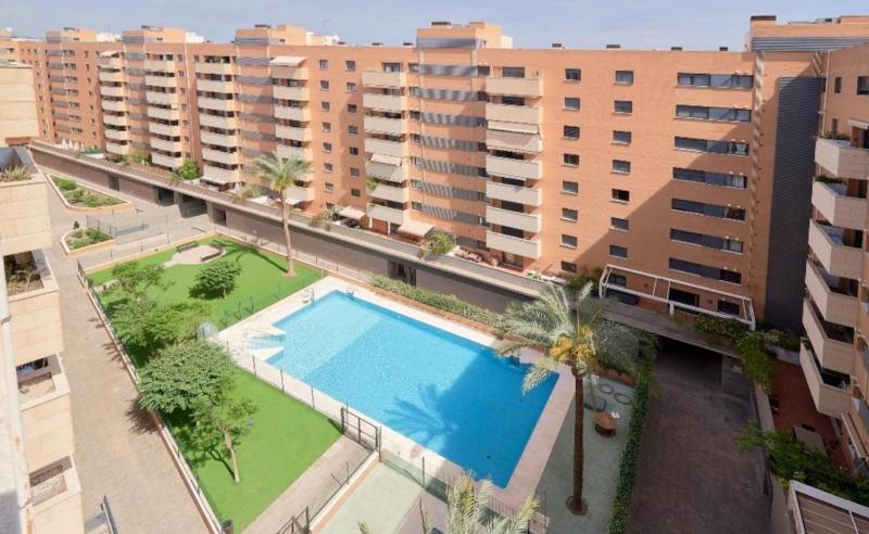 Holidays2Malaga Heroe de Sostoa con piscina junto Estacion AVE y playa - image 1