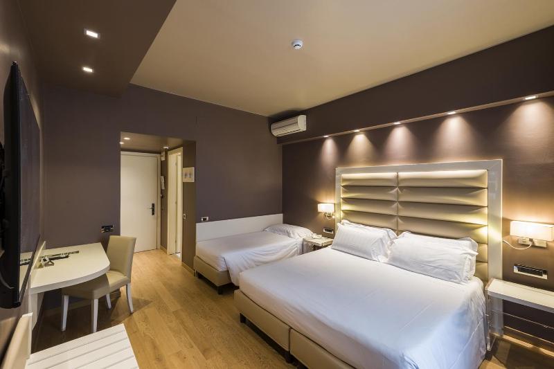 Triple Room image 4