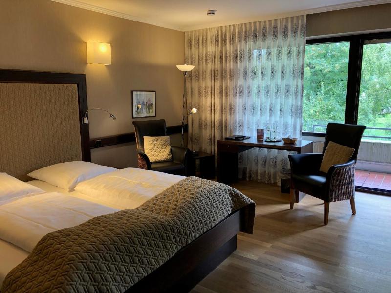 Double Room with Balcony image 1