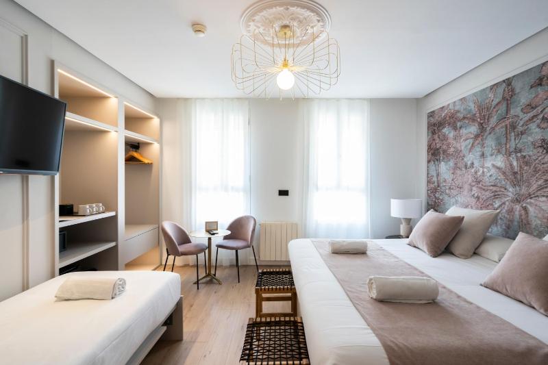 Triple Room image 3