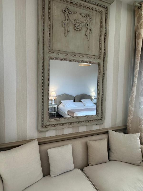 Deluxe Double Room image 1