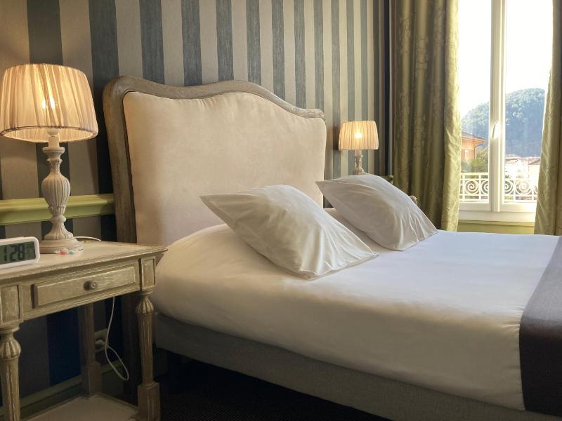 Deluxe Double Room image 4