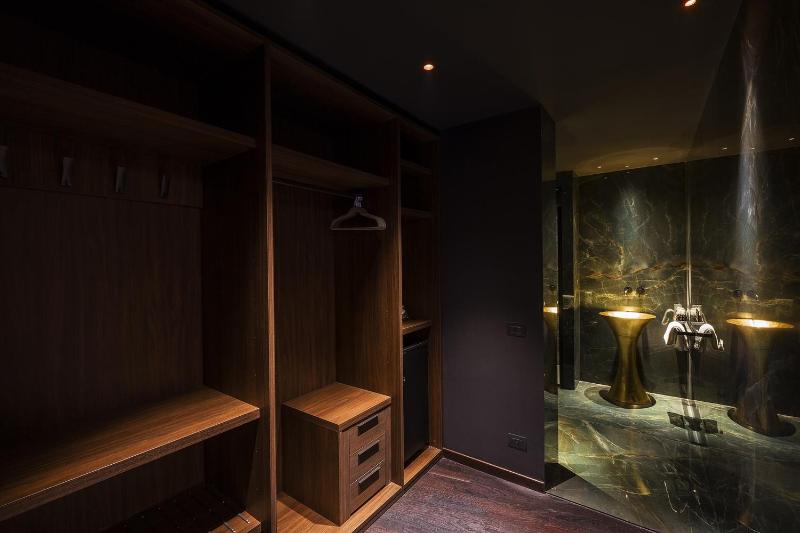 Deluxe Junior Suite image 2