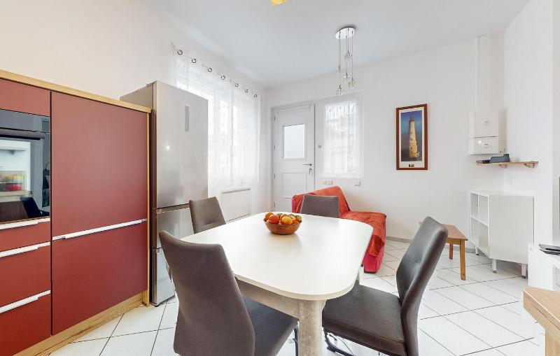 1 Bedroom Cozy Apartment In Royan - image 23