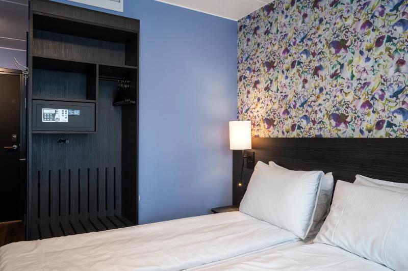 Economy Double or Twin Room image 4
