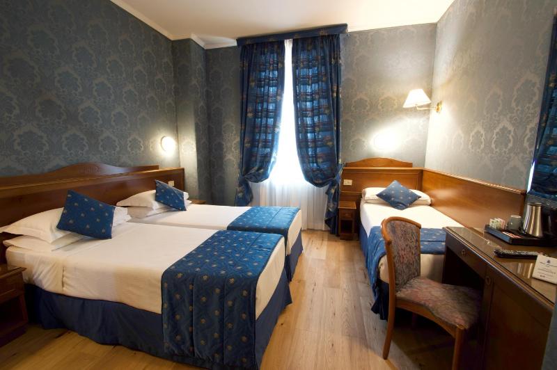 Superior Triple Room image 1