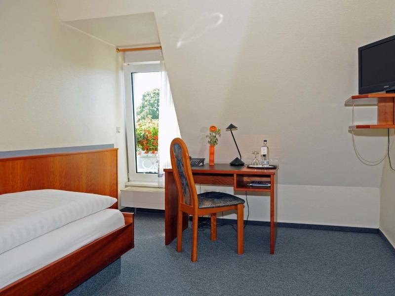Business Single Room image 1