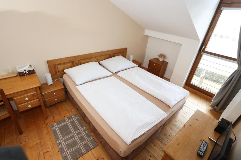 Double Room image 4