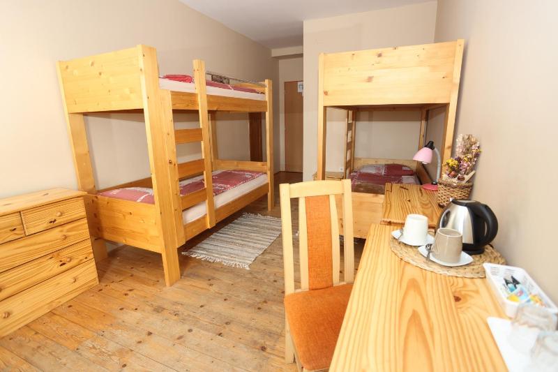 Twin Room with Private Bathroom image 4