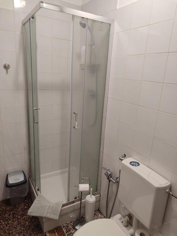 Triple Room with Private Bathroom image 3
